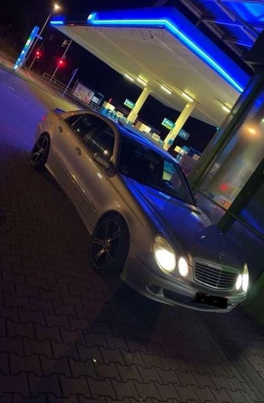 Gebraucht 2002 Mercedes E500 Avantgarde Limousine | 6.000 € (Superpreis) - Bild 1/4
