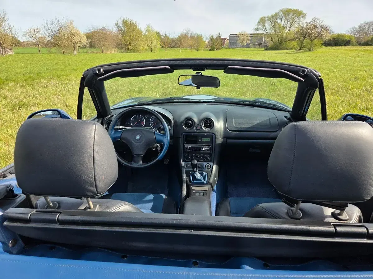 Usata Mazda MX5 141 CV (103 kW) 2000 Blu Cabrio