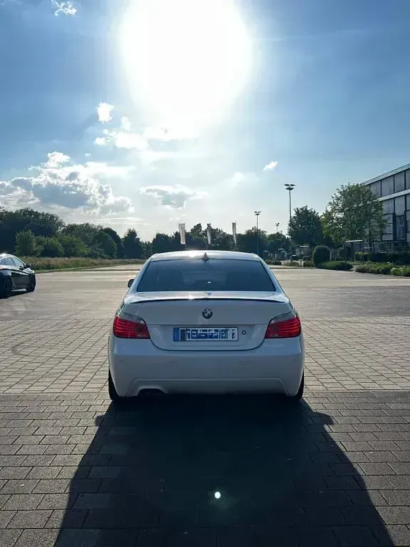 Gebraucht BMW 525 M Sport 218 PS (160 kW) 2009 Weiß Limousine