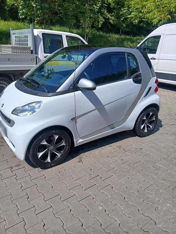 Gebraucht Smart ForTwo Coupé 84 PS (61 kW) 2011 Weiß Coupé