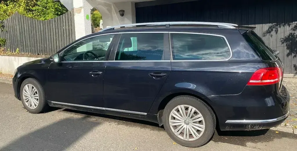 Gebraucht VW Passat Highline 160 PS (117 kW) 2011 Schwarz Kombi