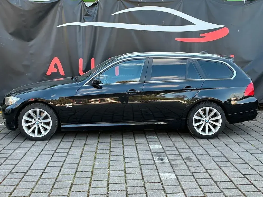 Gebraucht BMW 325 Sport Line 218 PS (160 kW) 2011 Schwarz Kombi