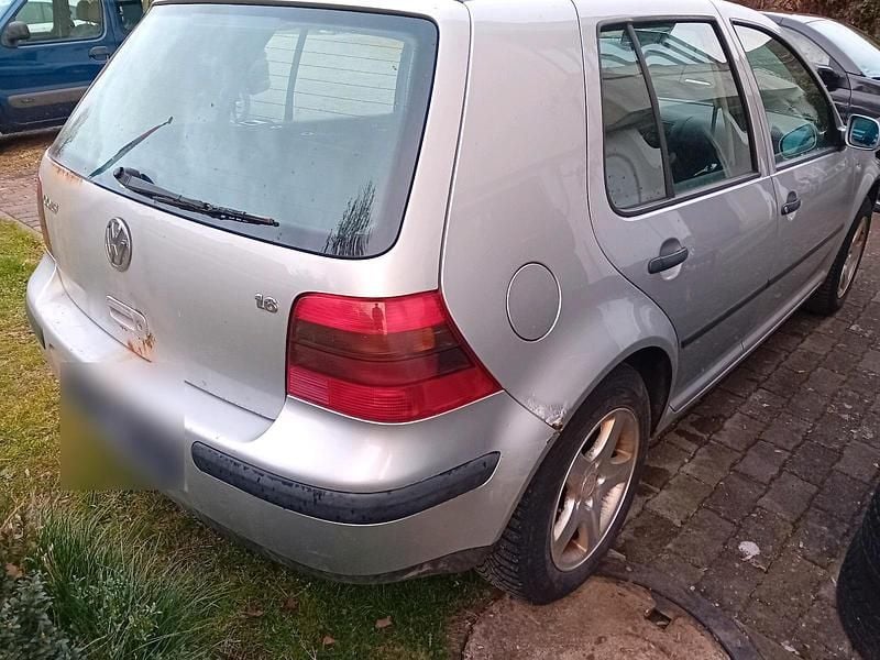 Gebraucht VW Golf IV 104 PS (76 kW) 2000 Silber Kleinwagen