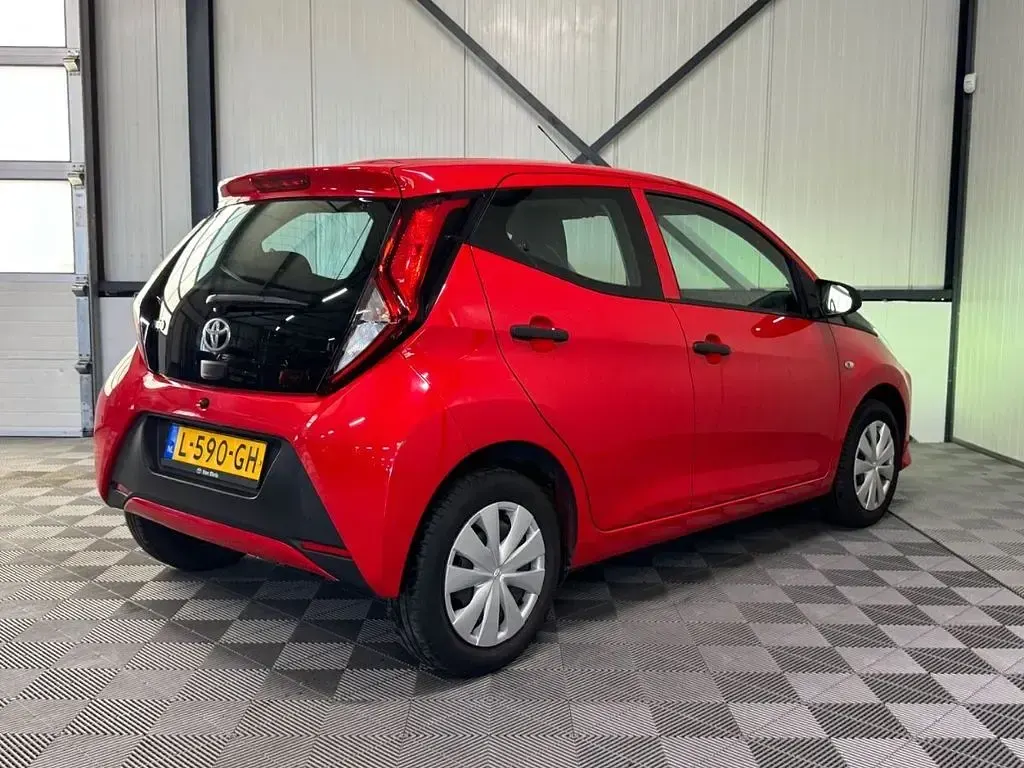 Gebraucht Toyota Aygo 72 PS (52 kW) 2021 Rot Kleinwagen