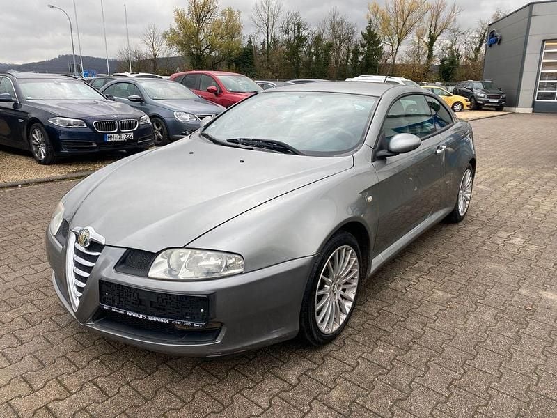 Grau Gebraucht 2004 Alfa Romeo GT Progression Coupé | 2.750 € (Etwas zu teuer) - Bild 1/4