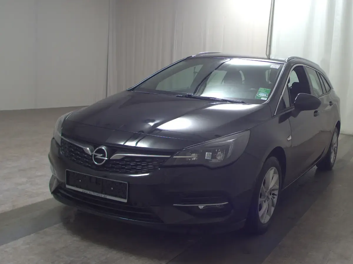 Używany Opel Astra Elegance 110 KM (80 kW) 2021 Czarny Kombi