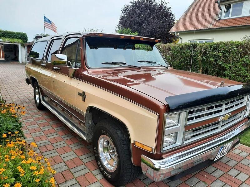 Gebraucht 1986 Chevrolet Suburban SUV | 18.850 € - Bild 1/4