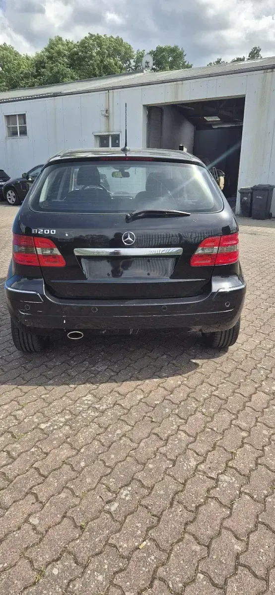 Gebraucht Mercedes B200 140 PS (102 kW) 2005 Schwarz Van / Kleinbus