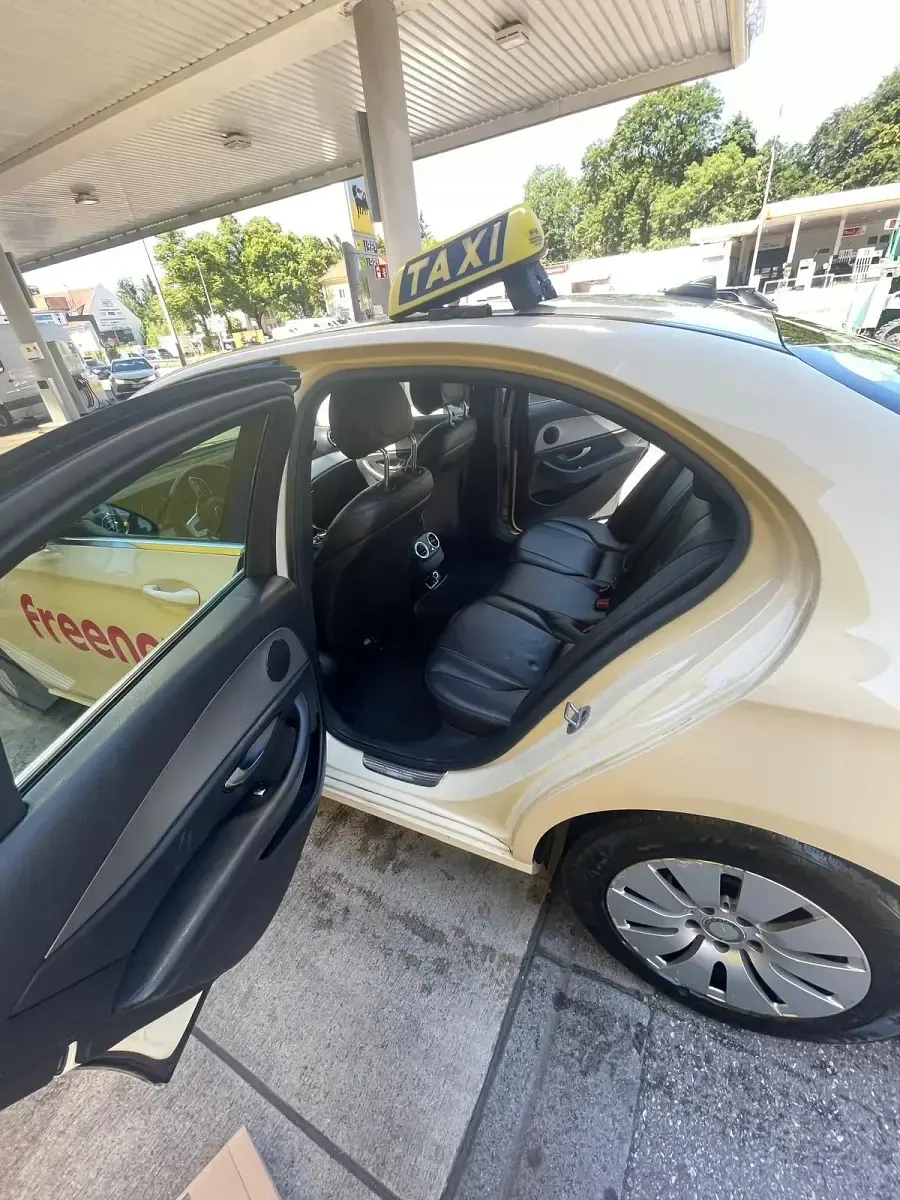 Gebraucht Mercedes E200 150 PS (110 kW) 2018 Beige Limousine