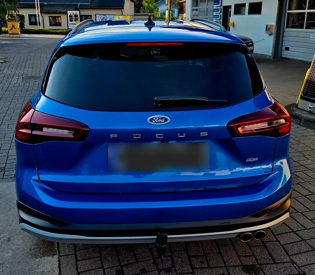 Gebraucht Ford Focus Active X 116 PS (85 kW) 2023 Blau Kombi