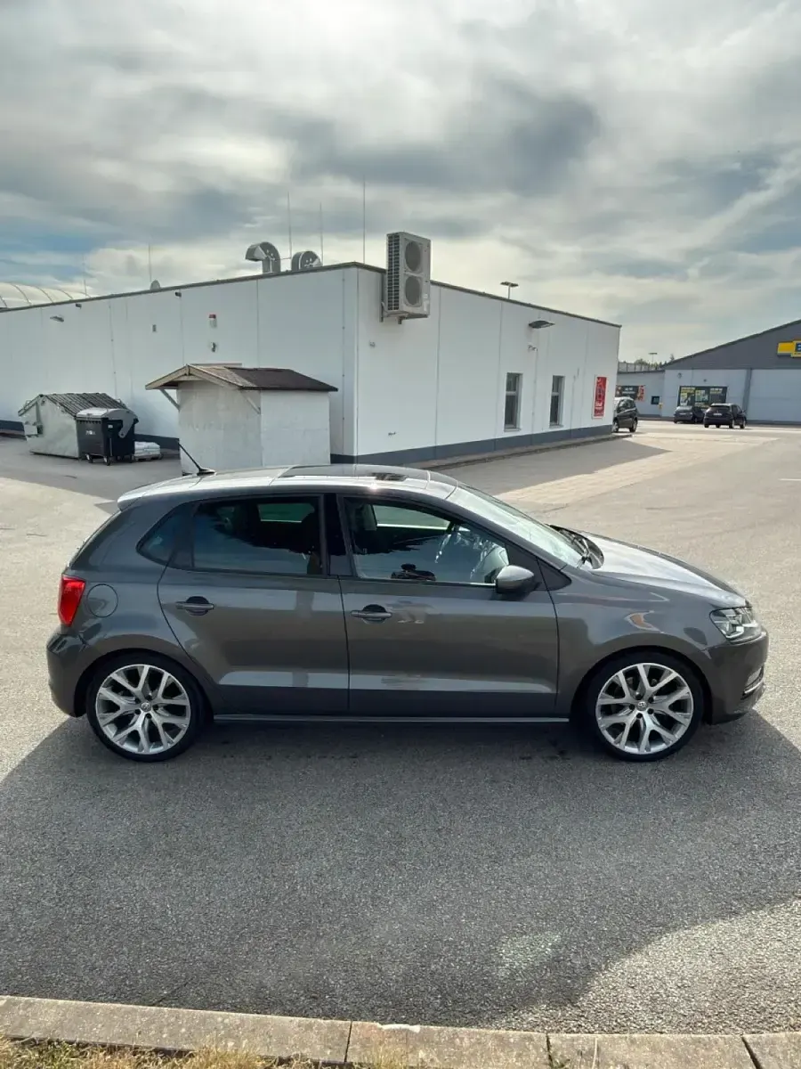 Gebraucht VW Polo 110 PS (80 kW) 2015 Grau Limousine