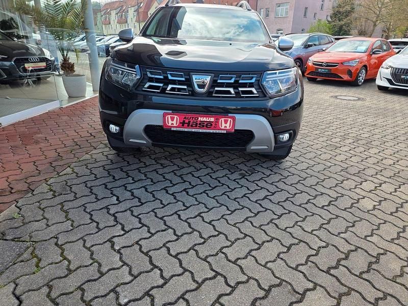 Używany Dacia Duster Prestige 131 KM (96 kW) 2022 Czarny SUV