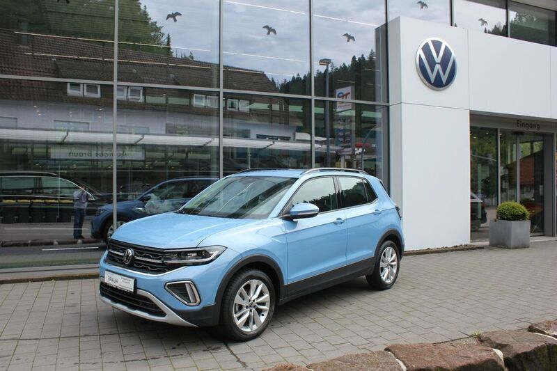 Clear blue metallic Gebraucht 2024 VW T-Cross Life SUV | 25.990 € (Fairer Preis) - Bild 1/4