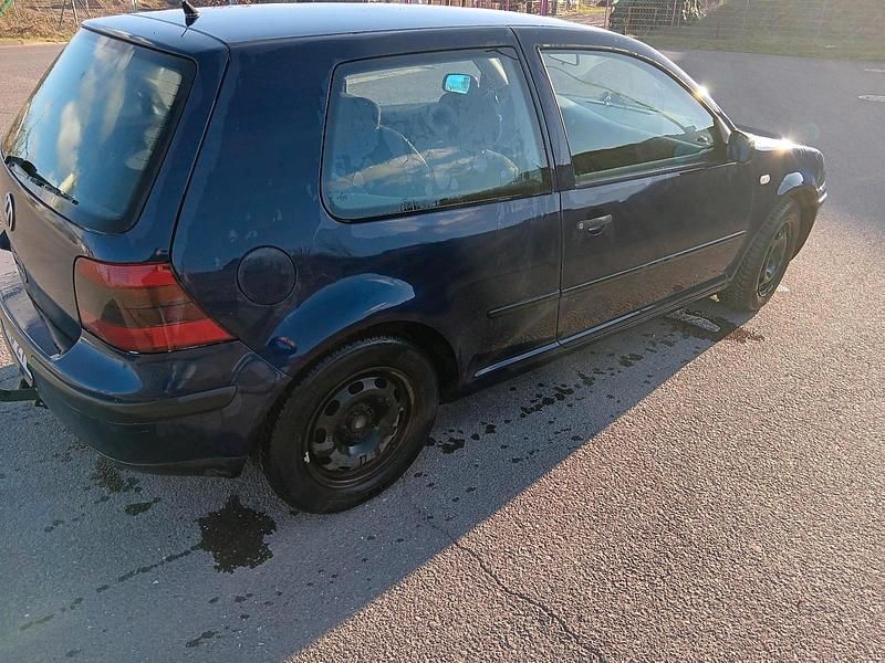 Gebraucht VW Golf IV 75 PS (55 kW) 2001 Kleinwagen