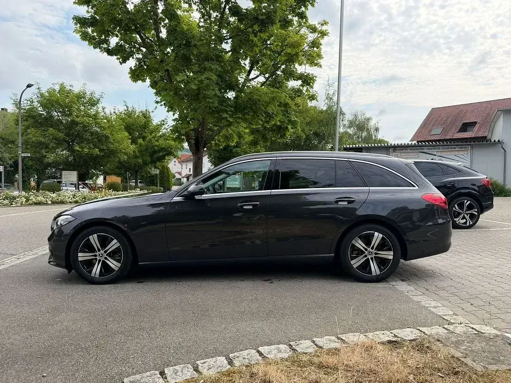 Gebraucht Mercedes C200 197 PS (144 kW) 2024 Grau Limousine