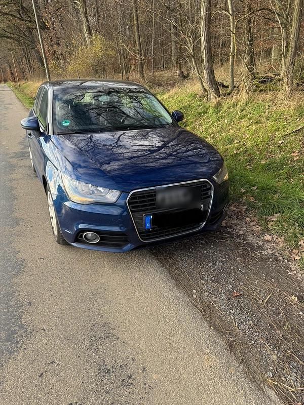 Blau Gebraucht 2014 Audi A1 Kleinwagen | 6.950 € (Guter Preis) - Bild 1/4