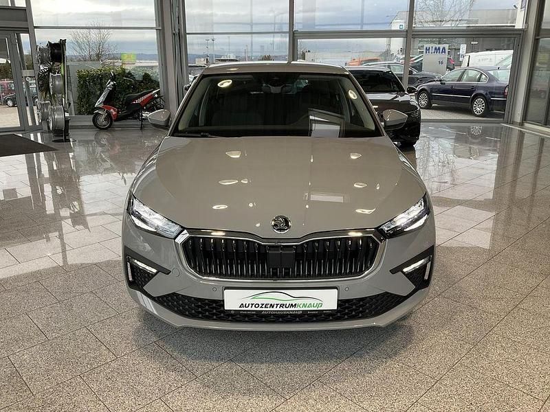 Neu Skoda Scala Drive 116 PS (85 kW) 2026 Grau Kleinwagen