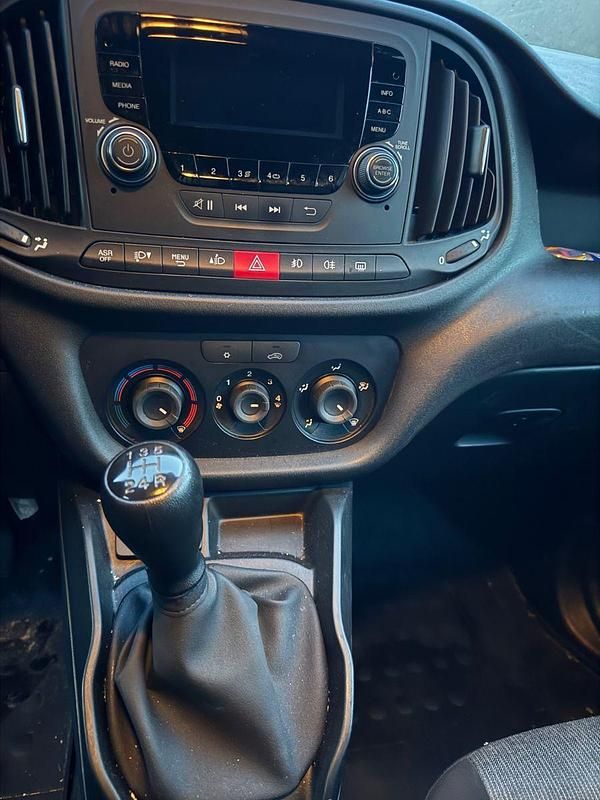 Gebraucht Fiat Doblò Trekking 95 PS (69 kW) 2019 Weiß Van / Kleinbus