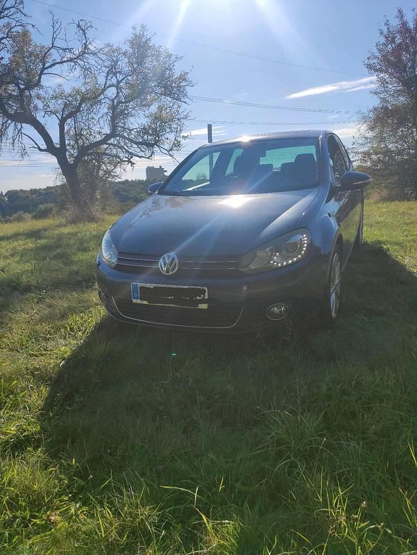 Blau Gebraucht 2011 VW Golf VI Highline Limousine | 4.700 € (Guter Preis) - Bild 1/4