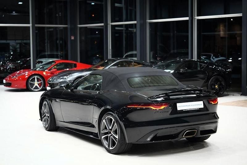 Gebraucht Jaguar F-Type R-Dynamic 300 PS (220 kW) 2021 Santorini black Cabrio