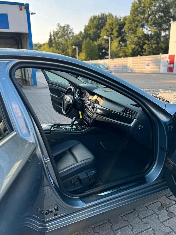 Gebraucht BMW 520 222 PS (163 kW) 2013 Grau Limousine