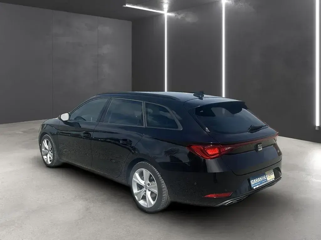 Używany Seat Leon FR 150 KM (110 kW) 2023 Czarny Kombi