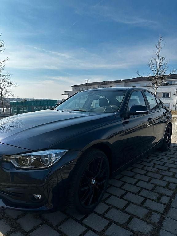 Gebraucht BMW 320 Advantage 190 PS (139 kW) 2016 Limousine