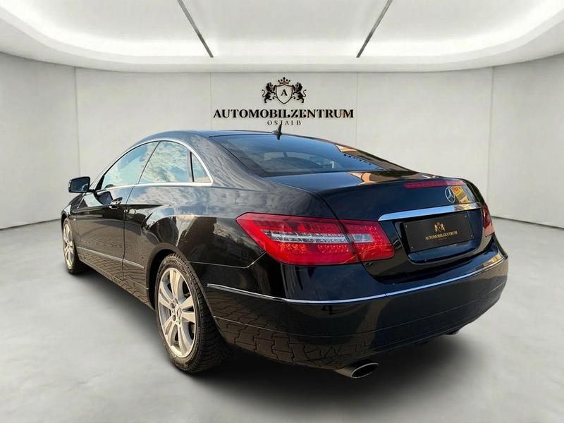 Gebraucht Mercedes E200 184 PS (135 kW) 2013 Schwarz Coupé