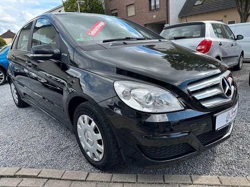 Schwarz Gebraucht 2008 Mercedes B170 Van / Kleinbus | 5.650 € (Fairer Preis) - Bild 1/4