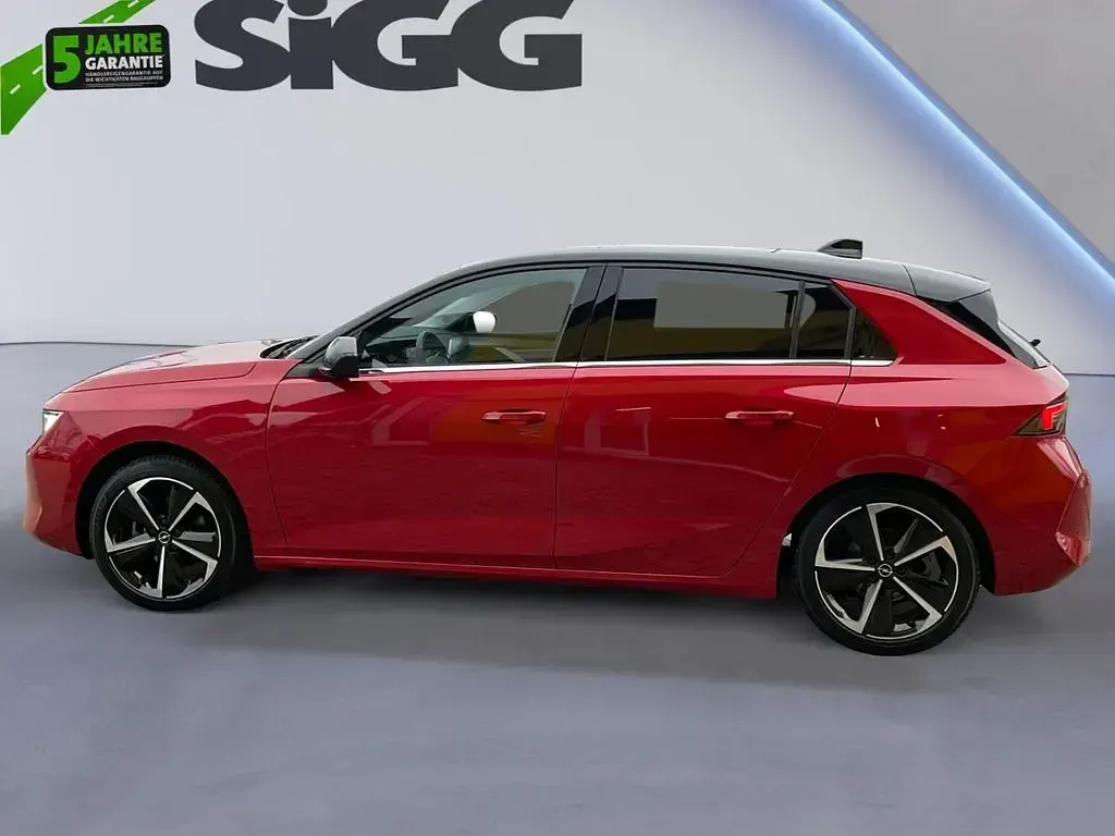 Gebraucht Opel Astra Elegance 131 PS (96 kW) 2023 Chili rot/kardio rot Limousine