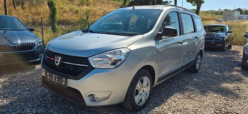 Silber Gebraucht 2019 Dacia Lodgy Comfort Van / Kleinbus | 9.900 € (Guter Preis) - Bild 1/4
