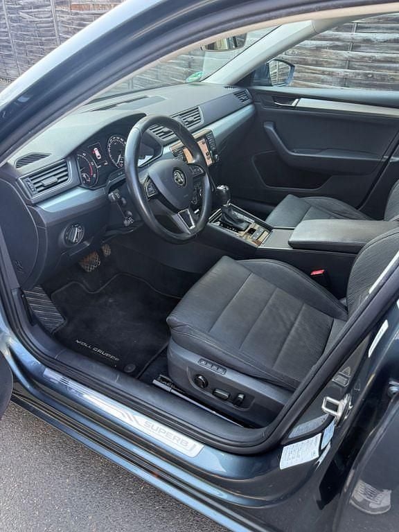 Gebraucht Skoda Superb Ambition 190 PS (139 kW) 2016 Grau Kombi