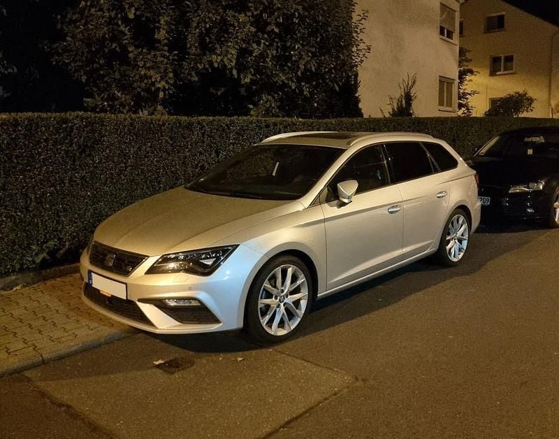 Silber Gebraucht 2017 Seat Leon ST FR Kombi | 16.800 € (Fairer Preis) - Bild 1/4