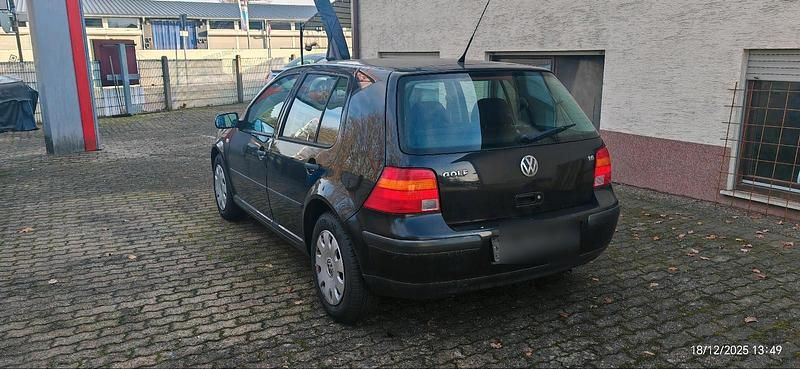 Schwarz Gebraucht 2003 VW Golf Limousine | 950 € (Superpreis) - Bild 1/4
