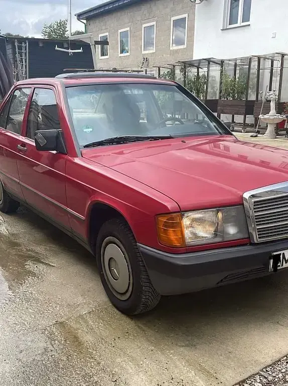 Gebraucht Mercedes 190 90 PS (66 kW) 1984 Rot Limousine