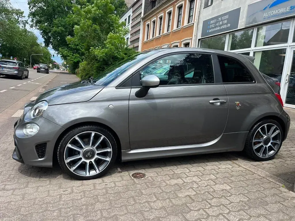 Gebraucht Abarth 595 Turismo 163 PS (119 kW) 2021 Colore esterno (record grau) Kleinwagen