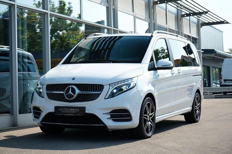 Weiß Gebraucht 2019 Mercedes V300 Avantgarde Van / Kleinbus | 49.990 € (Guter Preis) - Bild 1/4