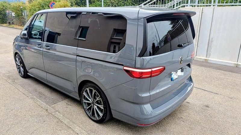Grau Gebraucht 2024 VW T7 Life Van | 47.777 € (Superpreis) - Bild 1/3