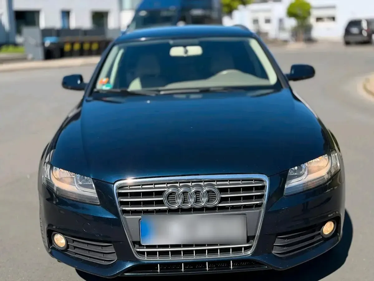 Gebraucht Audi A4 190 PS (139 kW) 2011 Blau Kombi