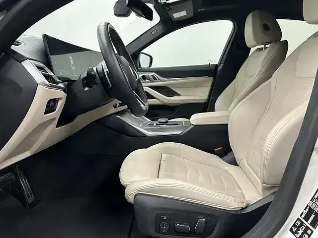 Gebraucht BMW M440 M Sport 392 PS (288 kW) 2026 Alpinweiß uni Coupé