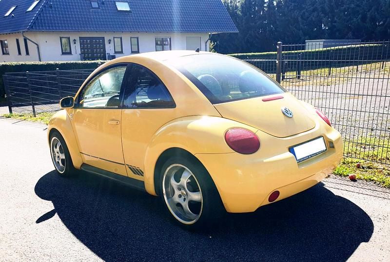 Gelb Gebraucht 2001 VW Beetle Coupé | 2.300 € (Teuer) - Bild 1/4