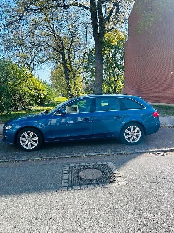 Gebraucht Audi A4 140 PS (102 kW) 2008 Blau Kombi