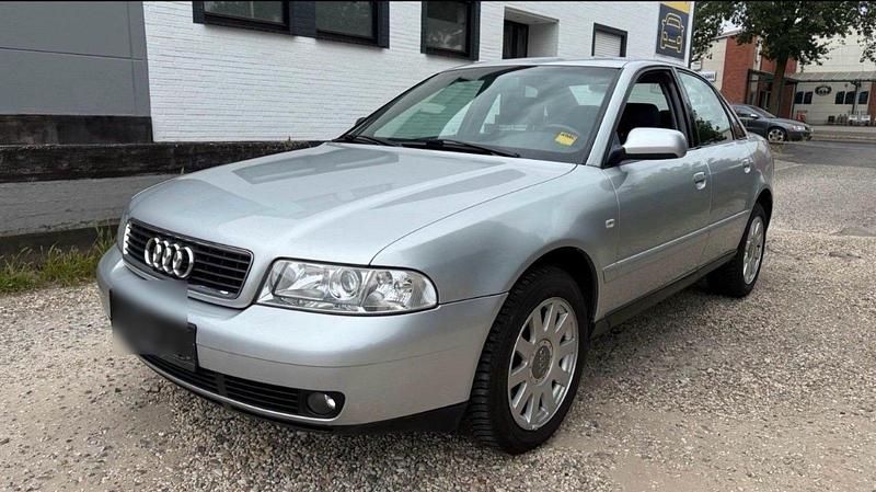 Silber Gebraucht 2000 Audi A4 Limousine | 4.999 € - Bild 1/4