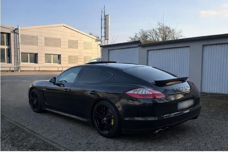 Gebraucht Porsche Panamera 400 PS (294 kW) 2010 Schwarz Kleinwagen