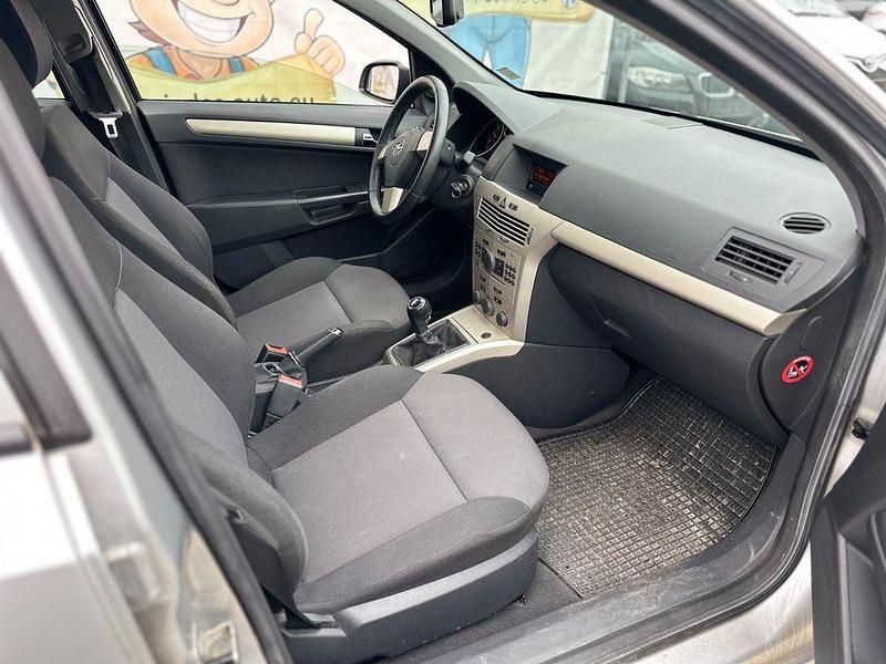 Gebraucht Opel Astra Edition 90 PS (66 kW) 2008 Silber Limousine