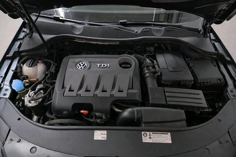 Gebraucht VW Passat 170 PS (125 kW) 2011 Grau Kombi
