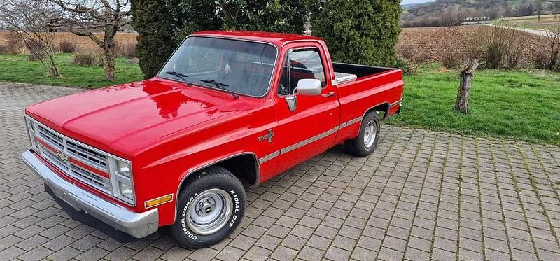 Gebraucht Chevrolet Silverado 160 PS (117 kW) 1985 Rot SUV