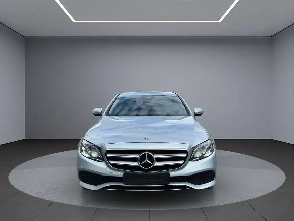 Gebraucht Mercedes E220 AMG line 194 PS (142 kW) 2017 Grau Limousine