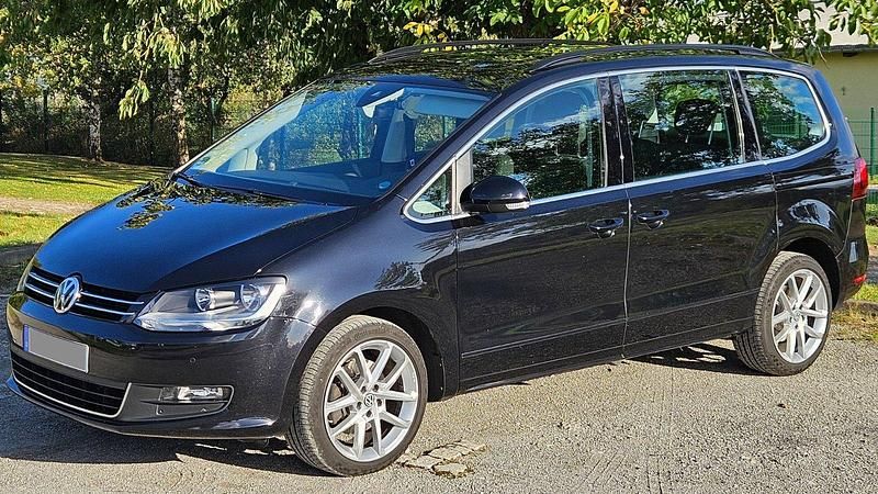 Schwarz Gebraucht 2018 VW Sharan Van / Kleinbus | 15.800 € (Superpreis) - Bild 1/4