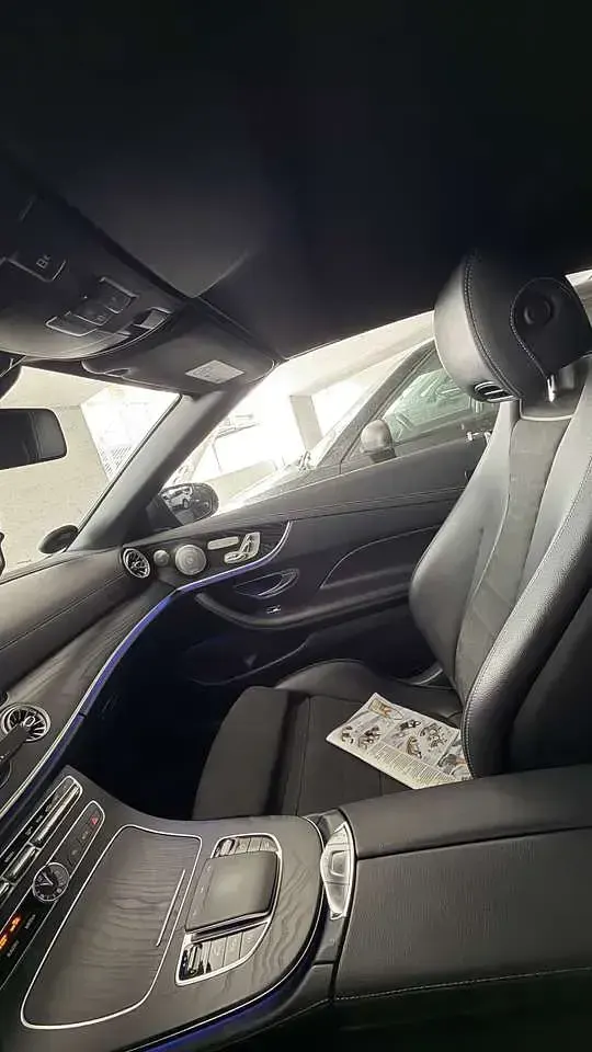 Gebraucht Mercedes E300 245 PS (180 kW) 2018 Schwarz Cabrio